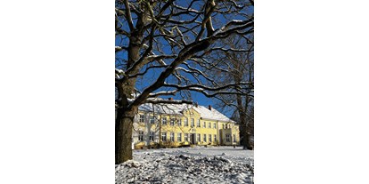 Naturhotel - Bio-Hotel Merkmale: Ökologisch sanierter Altbau - Gutshaus Manderow im Schnee - Gut Manderow