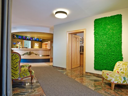 Naturhotel - Bio-Küche: Allergikerküche - Lobby und Rezeption - Das Grüne Hotel zur Post - 100% BIO