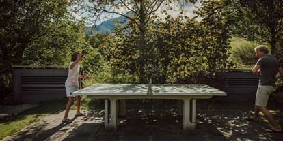 Naturhotel - Green Meetings werden angeboten - Tiroler Unterland - Tischtennis Vater & Sohn - Gartenhotel Theresia****S