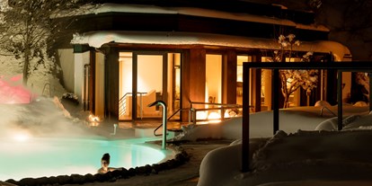 Naturhotel - Appartements - Tiroler Unterland - Schwimmbad und Whirlpool im Schnee, Ruhe-Wintergarten - Gartenhotel Theresia****S