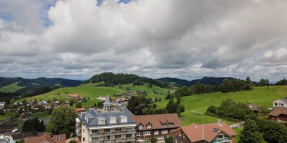 Nature hotel - Familienzimmer - Switzerland - Aussenansicht Sonnenberg Health Hotel - Sonnenberg Health Hotel