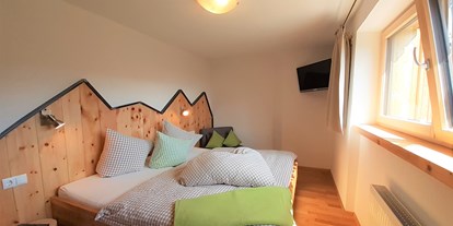 Nature hotel - Massagen - Obsteig - Schlafzimmer mit traumhaftem Ausblick - Bio & Reiterhof der Veitenhof