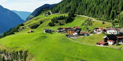 Nature hotel - Tiroler Oberland - Der Veitenhof von oben - Bio & Reiterhof der Veitenhof