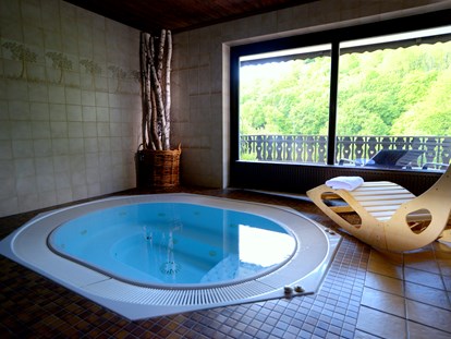 Nature hotel - Rezeption: 10 h - Entspannen im Whirlpool - BELVEDERE-das BIO Hotel garni & SuiteHotel am Edersee