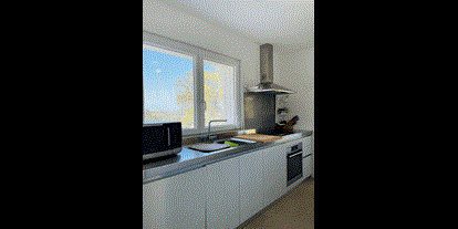 Naturhotel - Ökoheizung: Wärmepumpe - Ancona - Kitchen with oven, microwave, fridge, WHASING DISHES AND WASHING MACHINE - RITORNO ALLA NATURA