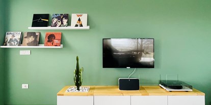 Naturhotel - Regionale Produkte - Marken - Smart TV, turn table, SONOS HiFI - RITORNO ALLA NATURA