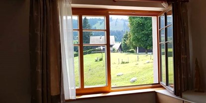 Naturhotel - Familienzimmer - Vogt - Blick aus dem Zimmer - BÖDELE ALPENHOTEL
