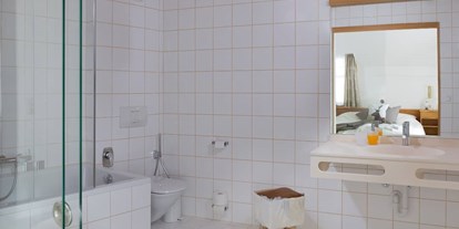 Naturhotel - Familienzimmer - Vorarlberg - Badezimmer - BÖDELE ALPENHOTEL