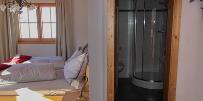 Naturhotel - Bio-Küche: Bio-Frühstück - Tirol - Doppelzimmer - es wird mit Holz und Solarzellen geheizt - Veganer Gasthof zum Ederplan