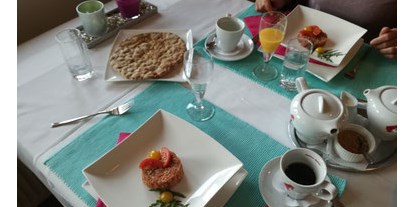 Naturhotel - Bio-Küche: Laktosefreie Kost möglich - Tirol - Veganes Frühstück in 2 Gängen nach TCM gluten- und zuckerfrei - Veganer Gasthof zum Ederplan