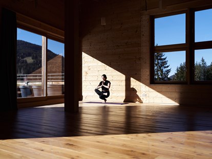 Naturhotel - Verpflegung: 3/4 Pension - täglich Yoga, Meditationen & Fitness - Holzhotel Forsthofalm