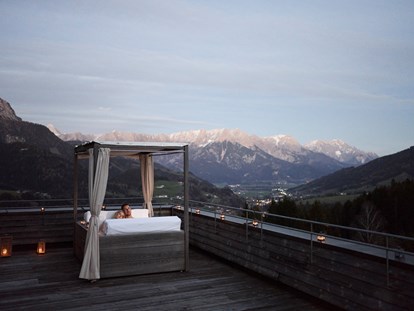 Nature hotel - Preisklasse: €€€ - Romantikbad unter freiem Himmel - Holzhotel Forsthofalm