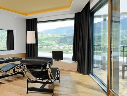 Naturhotel - Nichtraucherhotel - Südtirol - Meran - Panoramasuite Wohnbereich - Biohotel und Wellnesshotel Pazeider