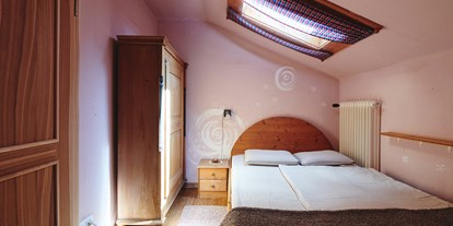 Nature hotel - Hoteltyp: BIO-VEGANES Hotel - Schlafzimmer im kleinsten Apartment - Naturhaus Lehnwieser