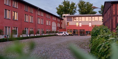Nature hotel - Bio-Küche: Biologisches Angebot - Brandenburg Süd - Bio-Hotel Hofseite - Bio Hotel Landgut Stober