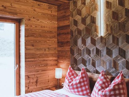 Naturhotel - Sauna - Pyhrn Eisenwurzen - Apartment Color für bis zu 4 Personen - der baum