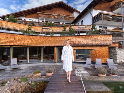Nature hotel - Energieversorgung: 100 % Ökostrom - Zeit für Entspannung & Erholung im Garten-SPA mit Naturpool - Biohotel Eggensberger