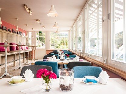 Nature hotel - Kurtaxe - Im Café Richter genießen Sie im stilvollem Ambiente saisonale à-la-carte Gerichte sowie kreative vegetarische und vegane Speisen.  - Bio- & Nationalpark-Refugium Schmilka