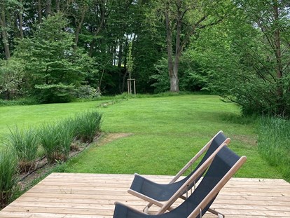 Naturhotel - Green Meetings werden angeboten - Relaxen im Garten - Biohotel Schönhagener Mühle