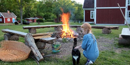 Naturhotel - auch für Familien mit Kindern - Kalmar - Lagerfeuer. - Lilla Sverigebyn