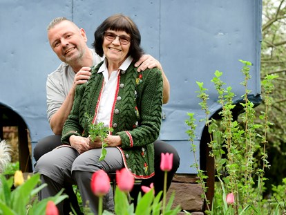 Naturhotel - Green Meetings werden angeboten - Maria & Jürgen - dritte und vierte Generation in krenzers rhön - krenzers rhön: Hotel + Apfelweingut + Bio-Landwirtschaft
