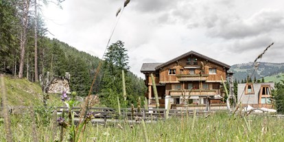 Naturhotel - Bio-Hotel Merkmale: Vollholzmöbel / -einrichtung (kein MDF) - Südtirol - Bozen - Am Fluss-und Waldrand, wo die Wanderungen starten - Aqua Bad Cortina & thermal baths