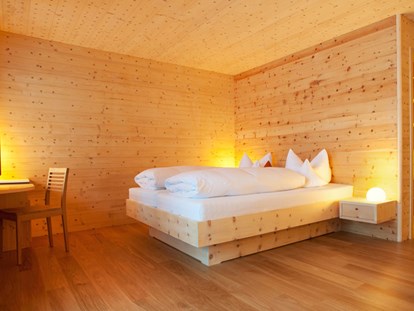 Naturhotel - auch für Familien mit Kindern - Mattlihüs Holz100 Zimmer - Biohotel Mattlihüs in Oberjoch