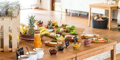 Naturhotel - Massagen - Leutasch - Bio-Hotel: Frühstücksbuffet vegan vegetarisch - SEINZ Wisdom Resort - vegan/vegt. Biohotel & Seminarzentrum