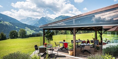 Naturhotel - Yoga - Österreich - Restaurant und Bar des Wellnesshotels mit Biobauernhof - Landhotel Gut Sonnberghof