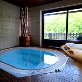 Biohotel: Entspannen im Whirlpool - BELVEDERE-das BIO Hotel garni & SuiteHotel am Edersee